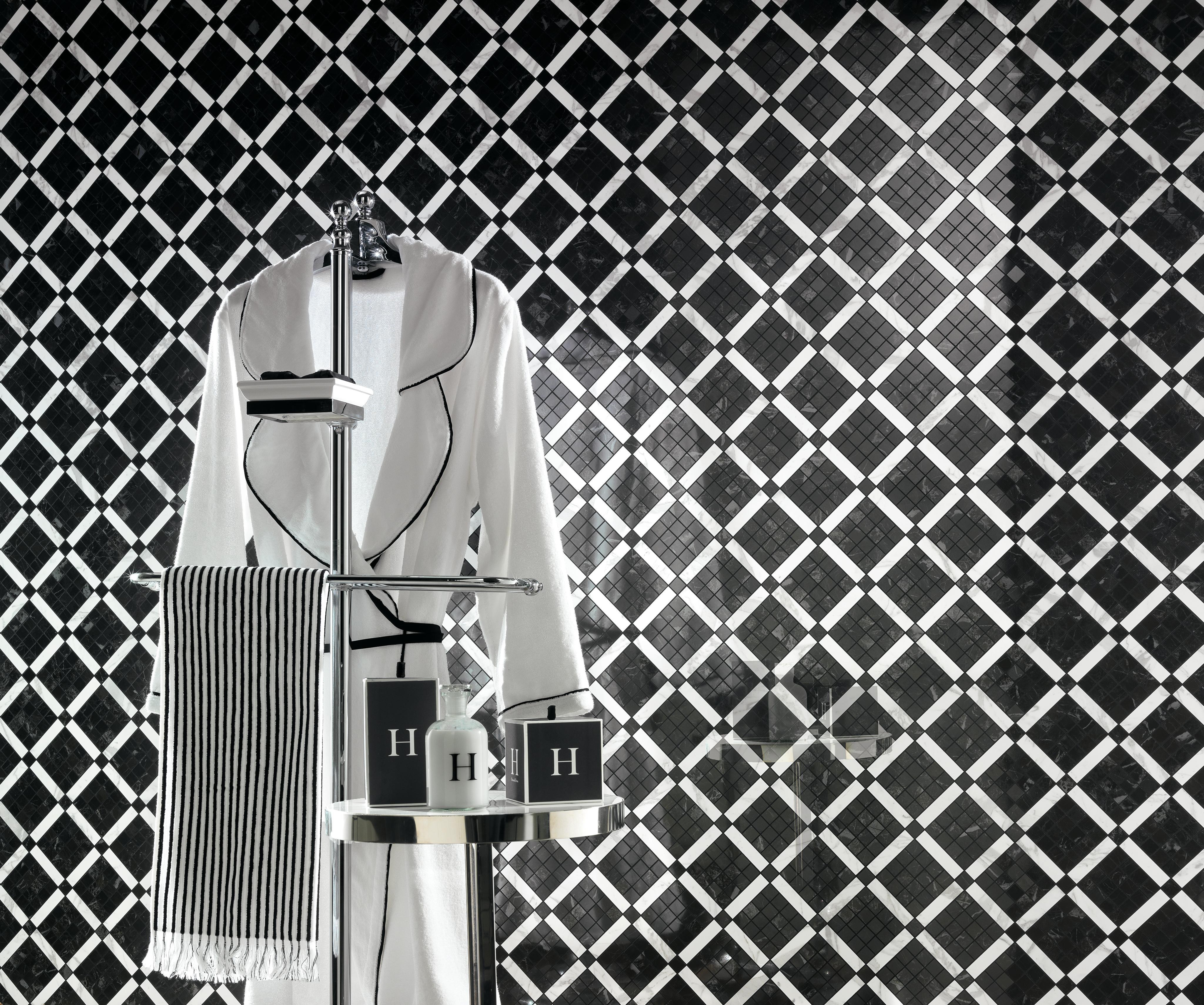Marvel Pro Noir Mix Diagonal Mosaic