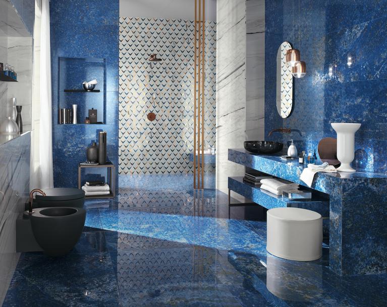 Paraschizzi Adesivo Tilingview Effetto Marmo Volakas – 10 Piastrelle In Vinile 30,5x30,5 Cm, Bianco E Blu, Design Esagonale, Autoadesivo, Facile Da Tagliare E Pulire
