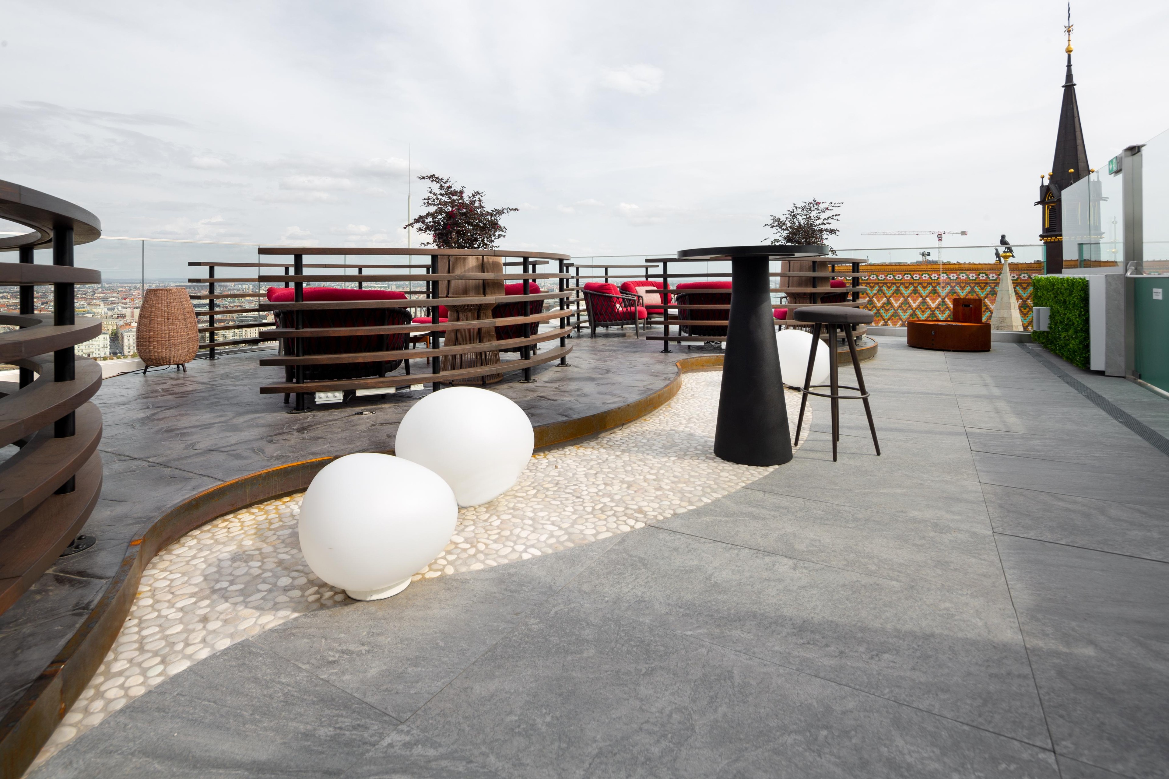 Atlas Concorde_Hilton Sky Bar_Hungary_015