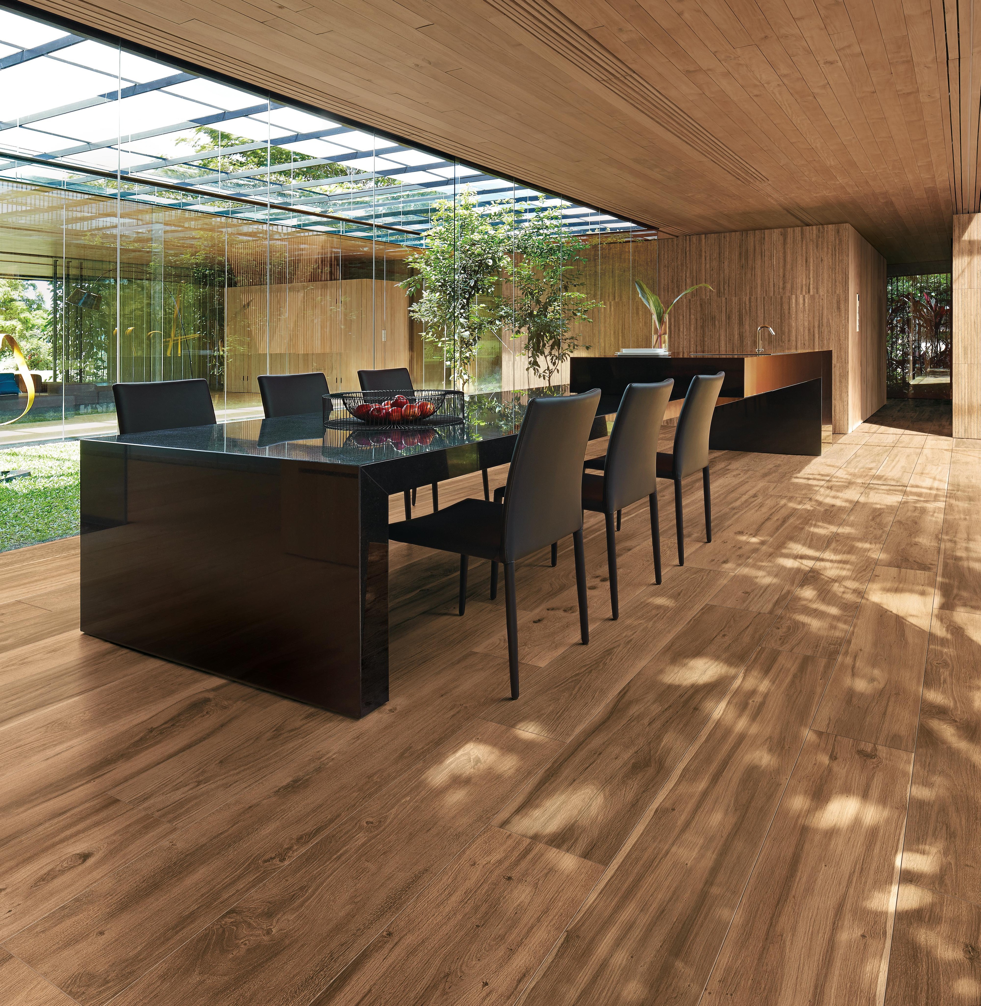 Wood effect porcelain tiles