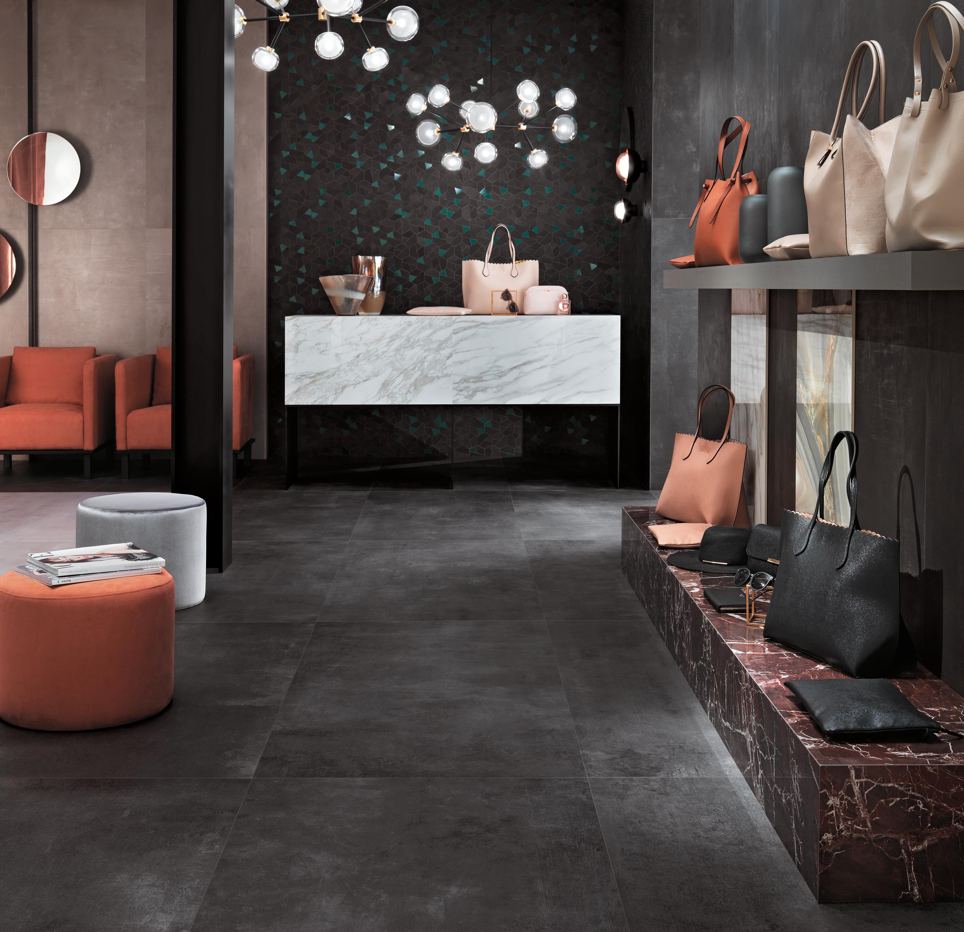 Pavimento in Gres Porcellanato Showroom Effetto cemento Nero