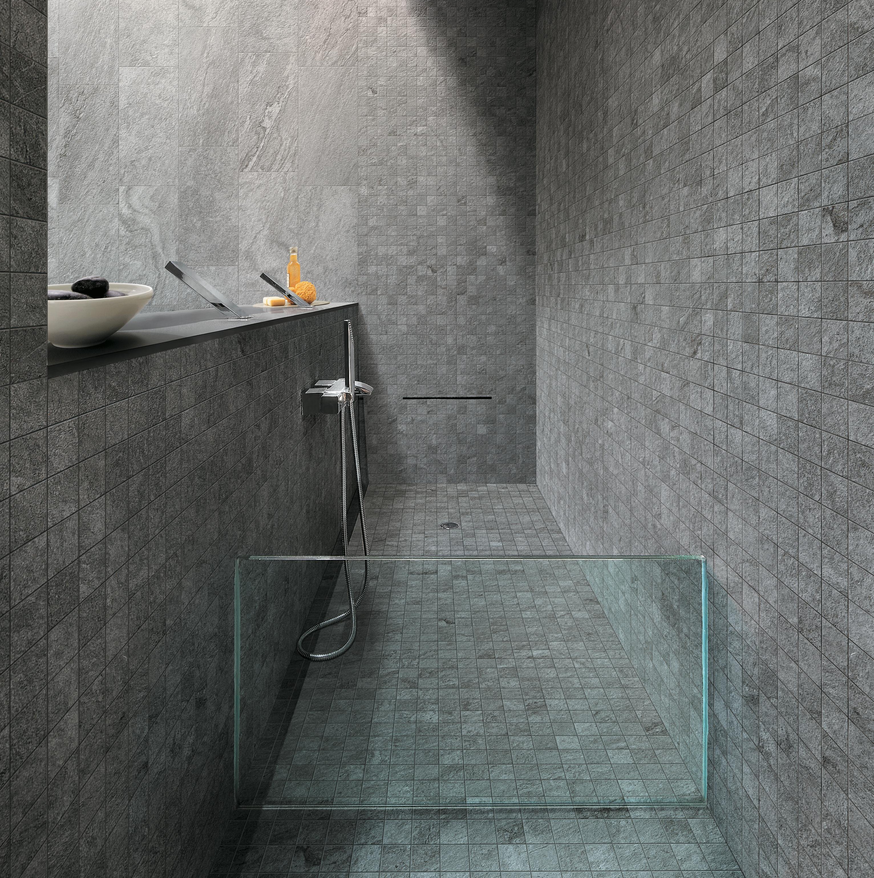 Brave Grey, Brave Grey Mosaico