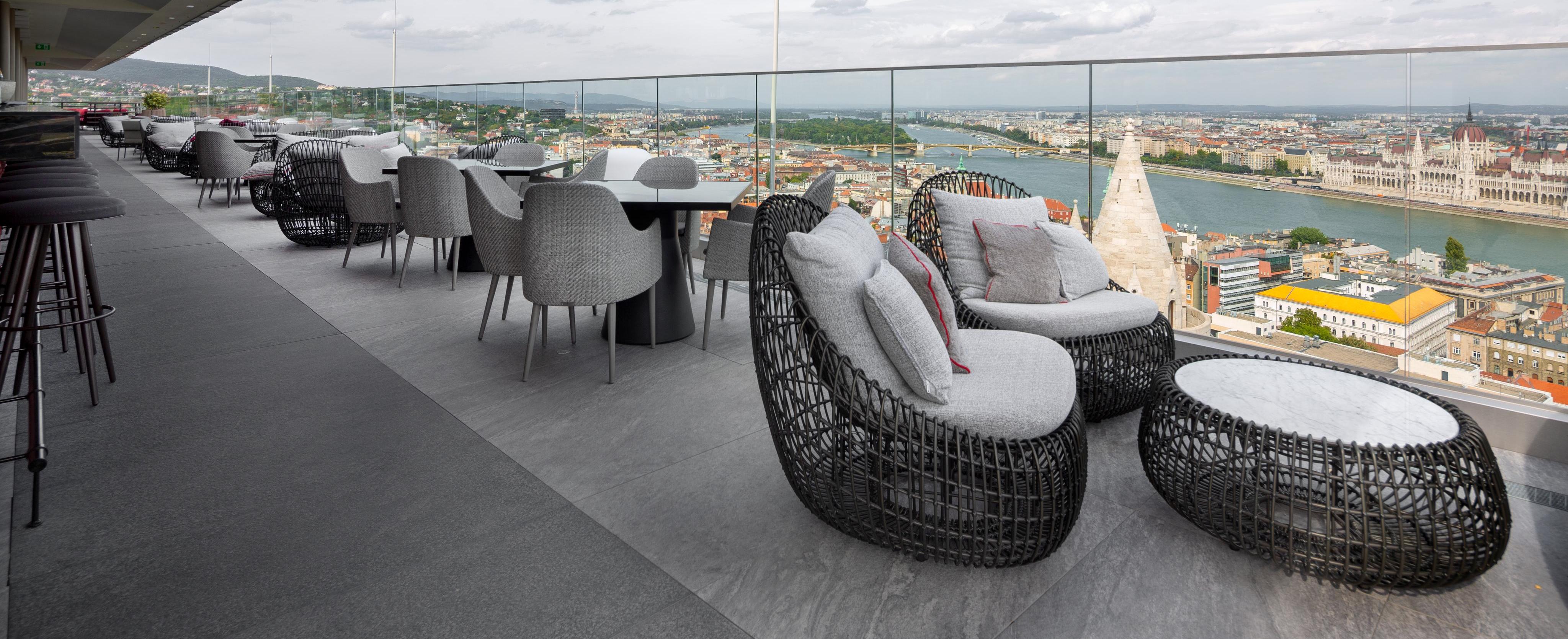 Atlas Concorde_Hilton Sky Bar_Hungary_014