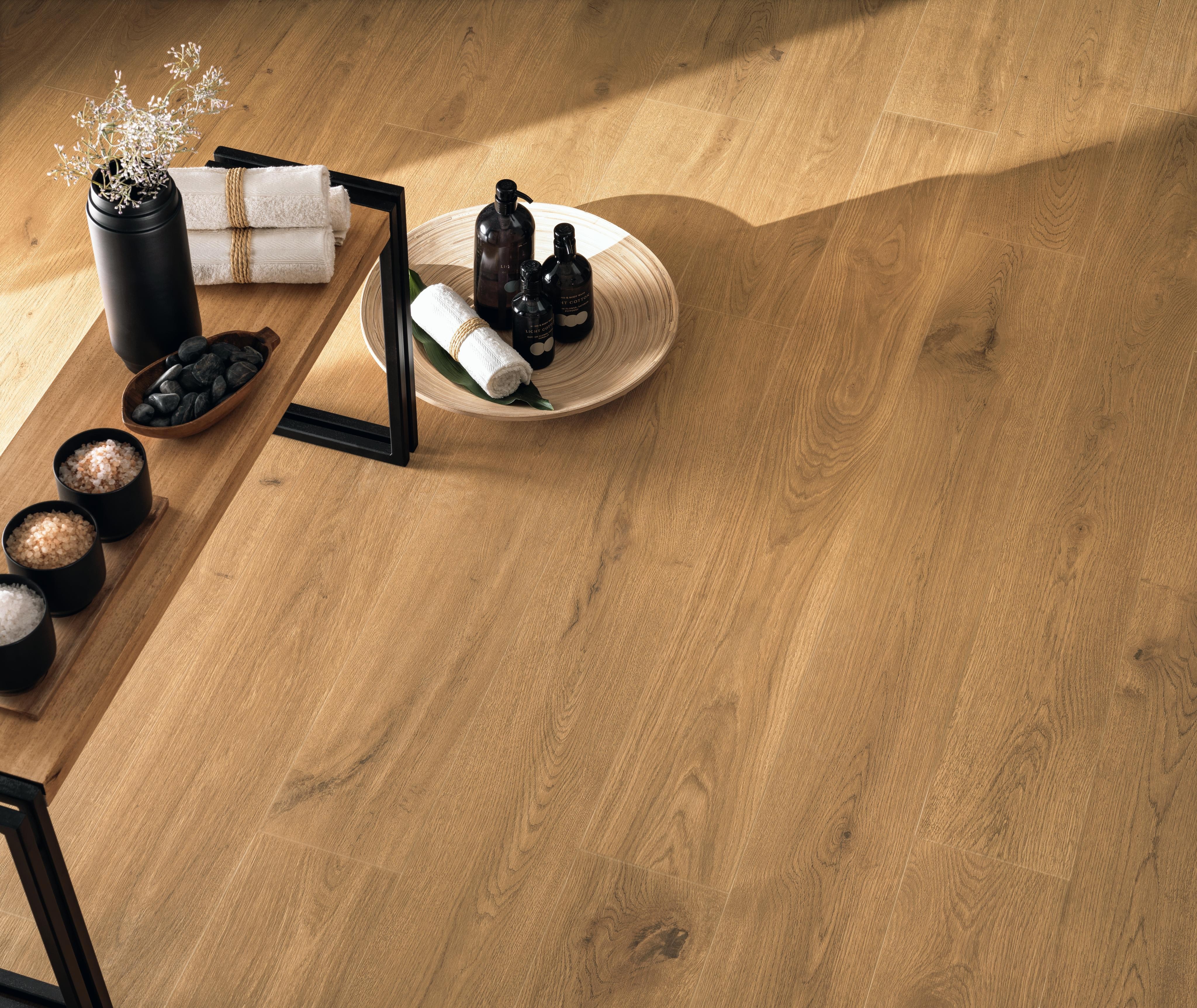 Pavimento in Gres Porcellanato SPA Effetto legno Marrone