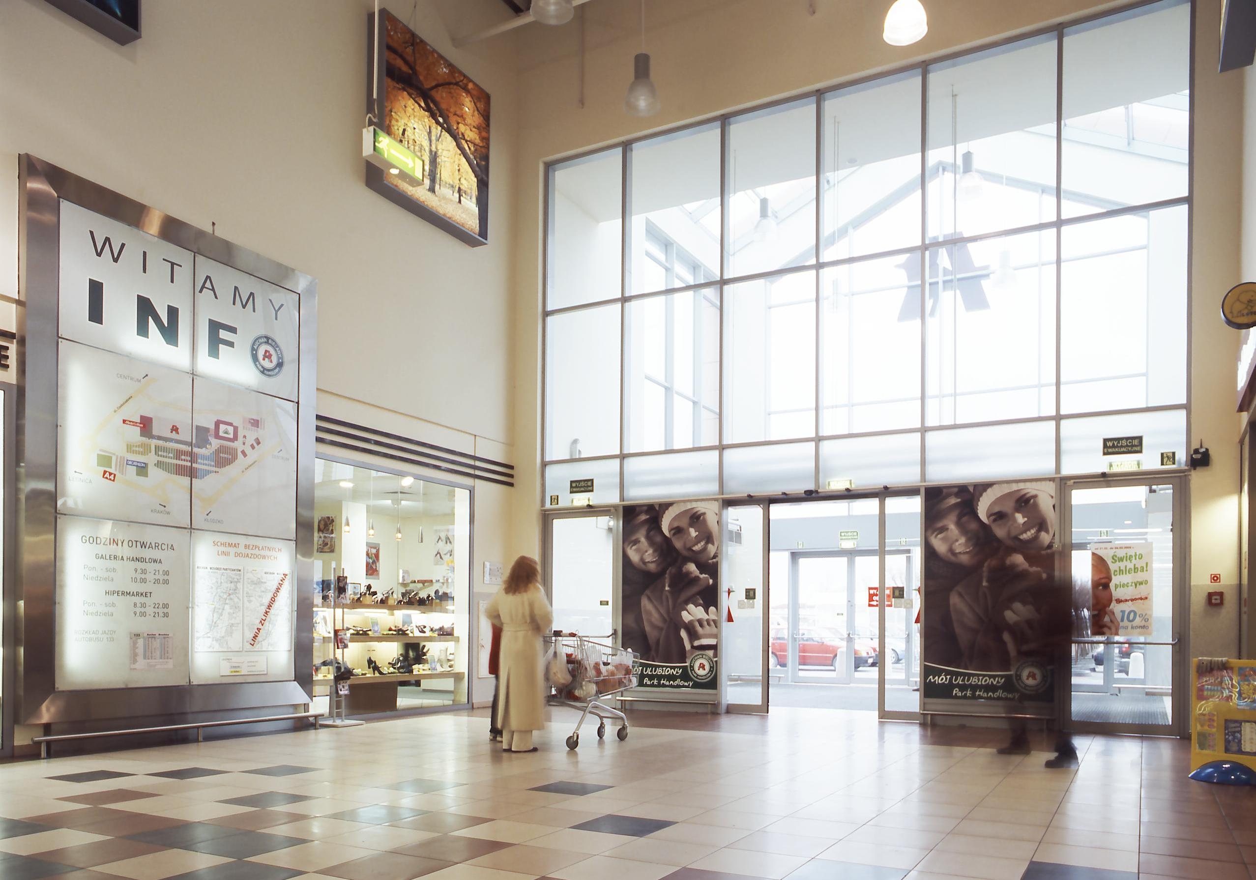 AtlasConcorde_Auchan_Polonia_007