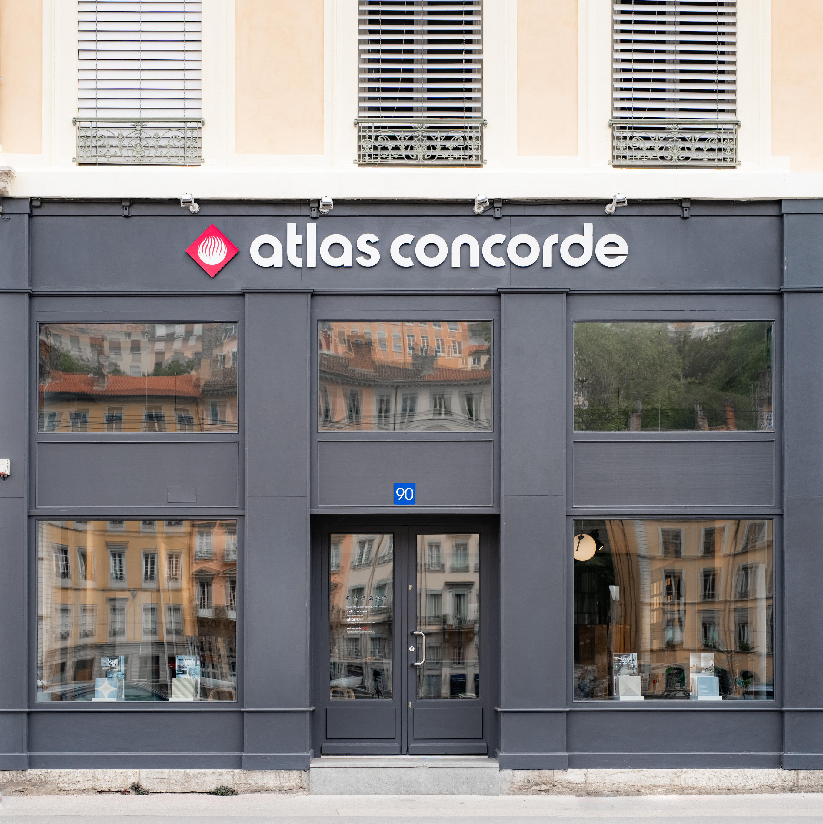 2023-07-28_15-12-29-photographe-architecture-interieur-showroom-atlas-concordre-www.studiolecarre.com