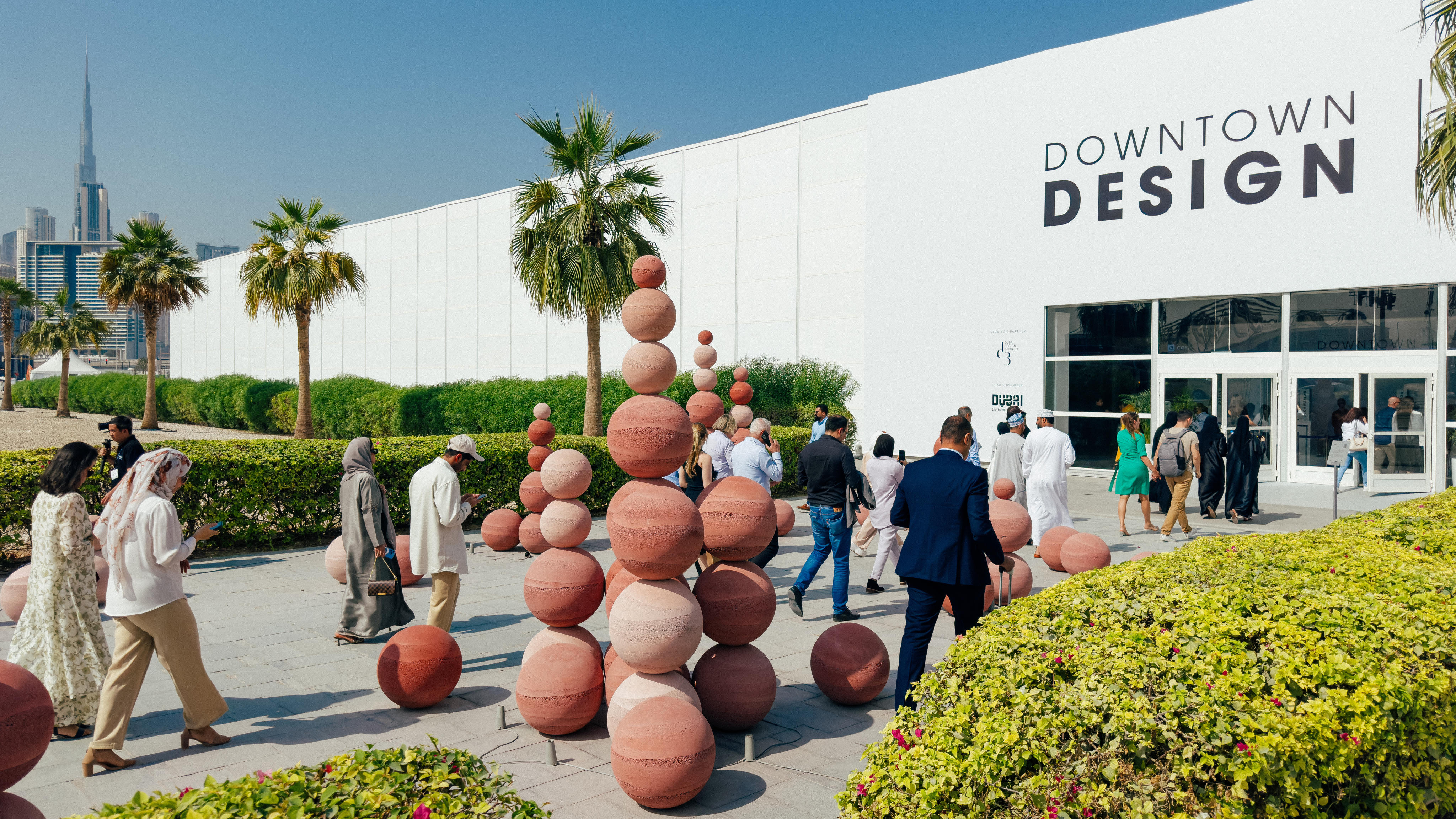 Visitors_Downtown Design 2022 Exterior