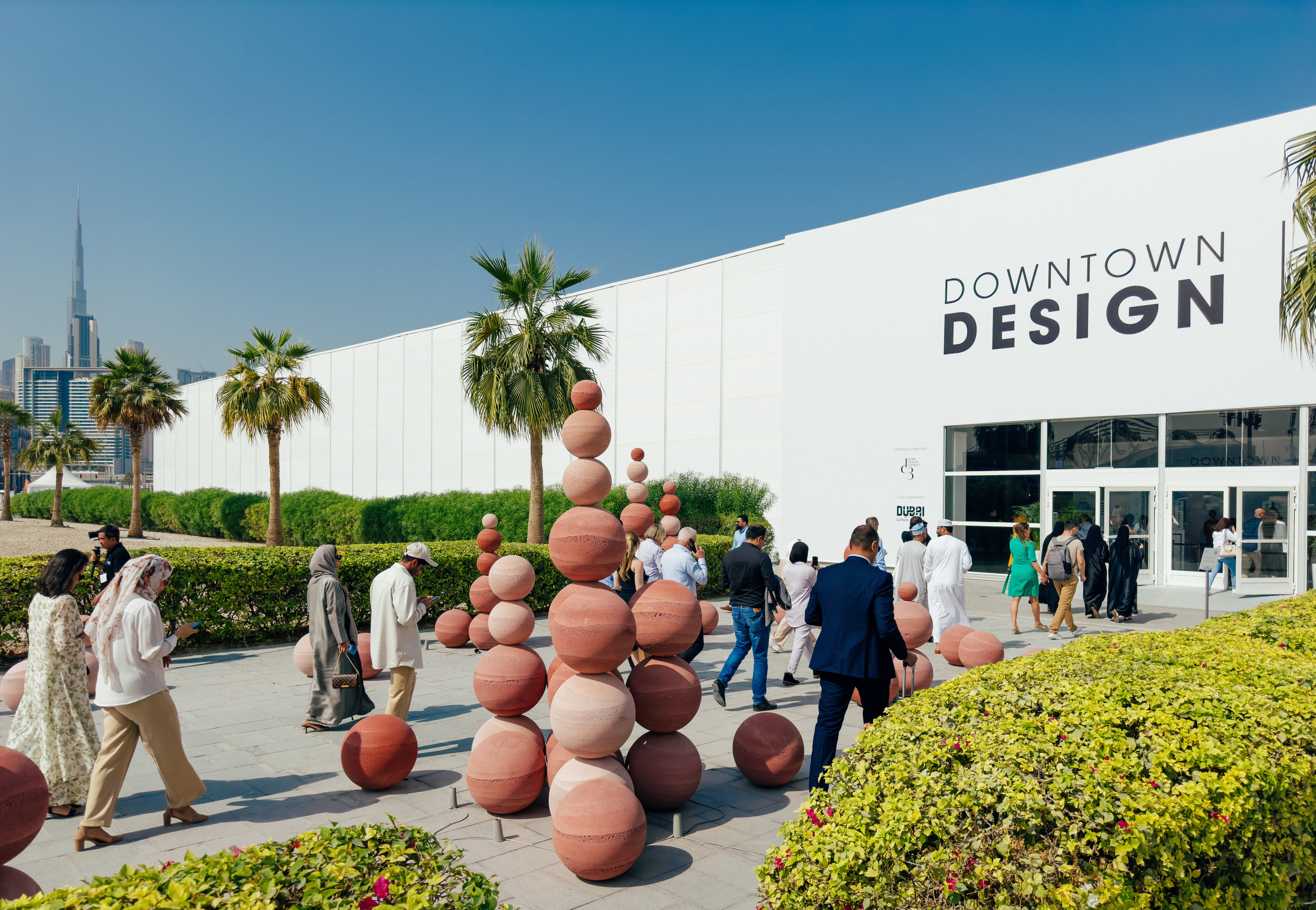 Visitors_Downtown Design 2022 Exterior