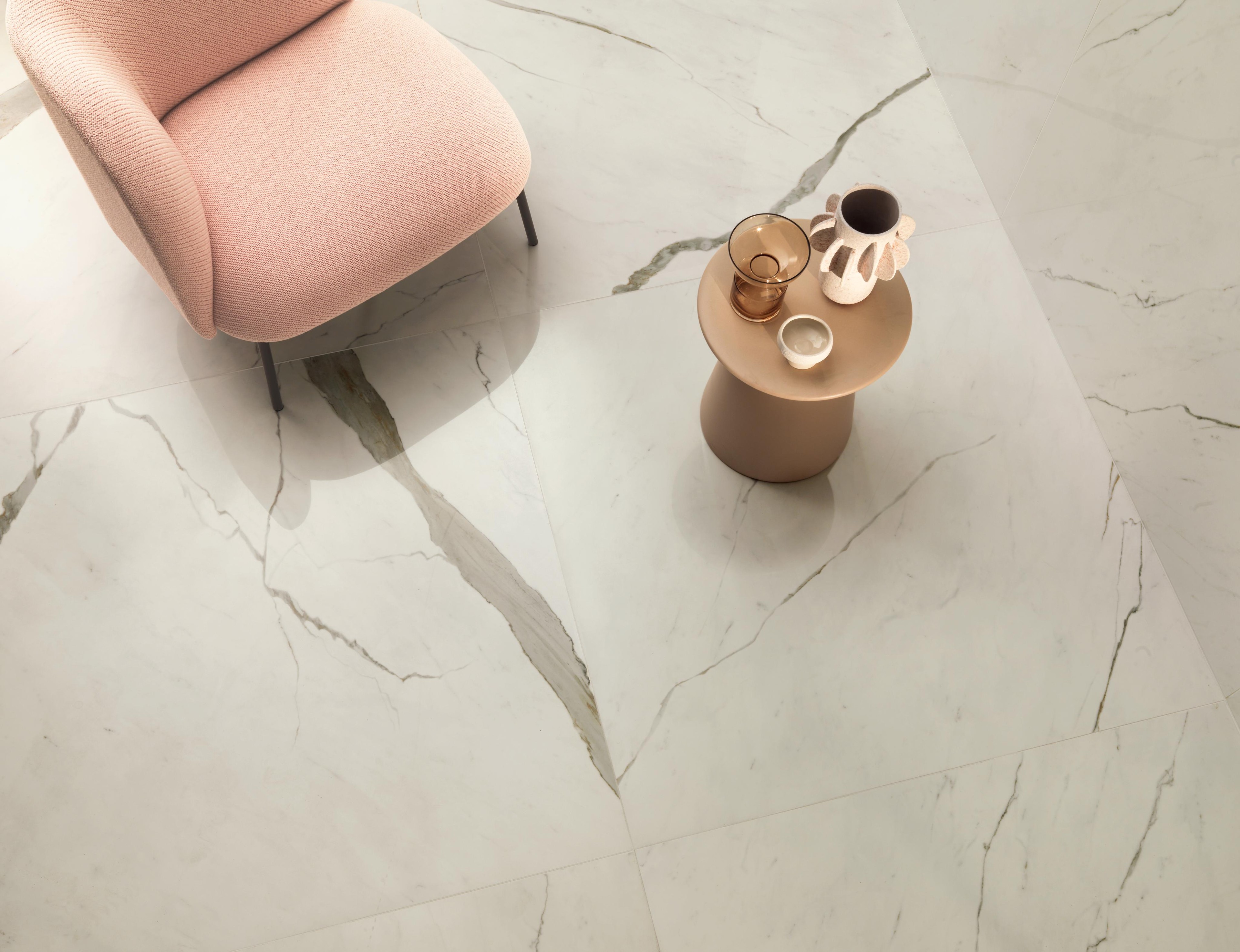Pavimento in Gres Porcellanato  Effetto marmo Bianco