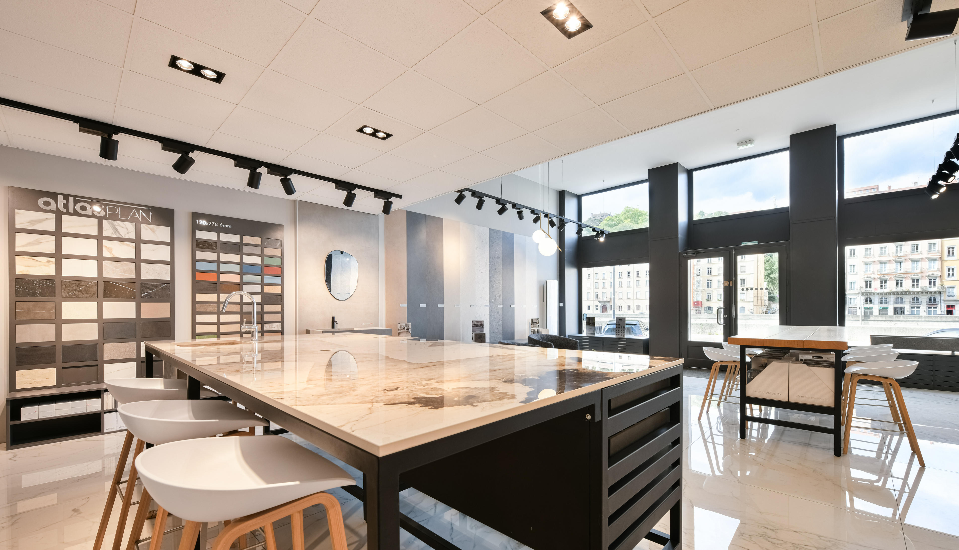 2023-07-28_16-27-29-photographe-architecture-interieur-showroom-atlas-concordre-www.studiolecarre.com
