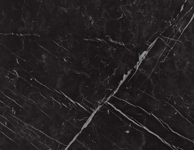 Dettaglio finitura Nero Marquina in formato 160x320 cm