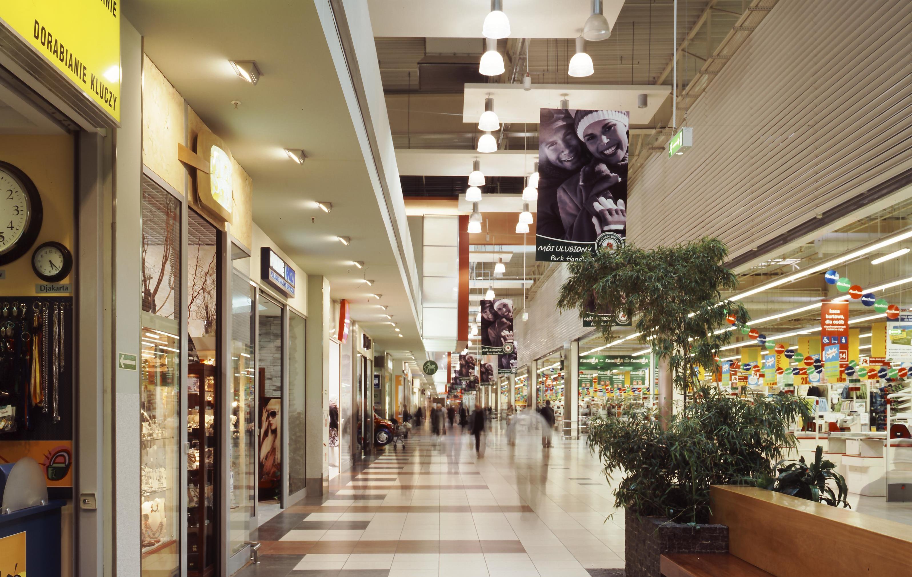 AtlasConcorde_Auchan_Polonia_002