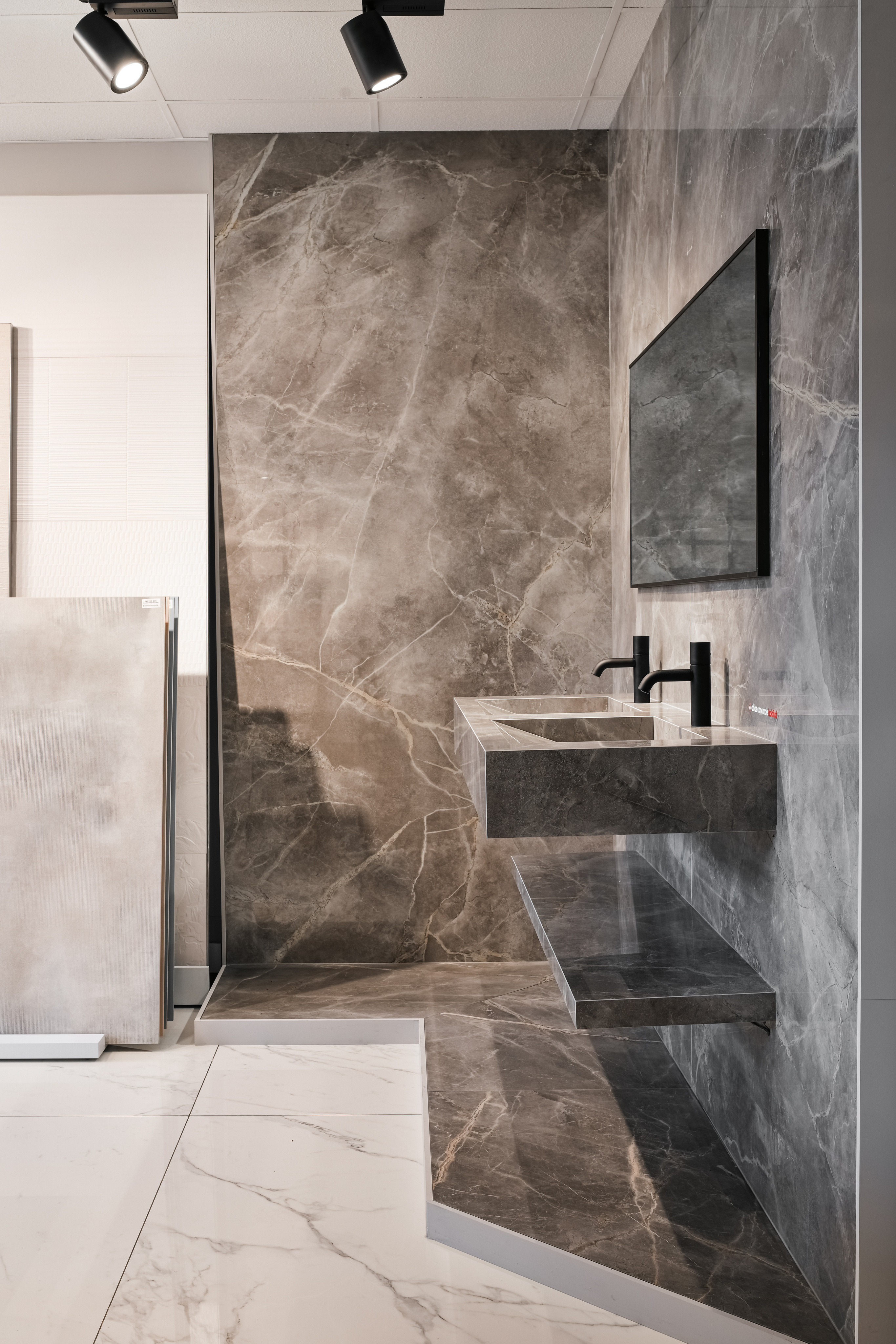 2023-07-28_16-41-56-photographe-architecture-interieur-showroom-atlas-concordre-www.studiolecarre.com