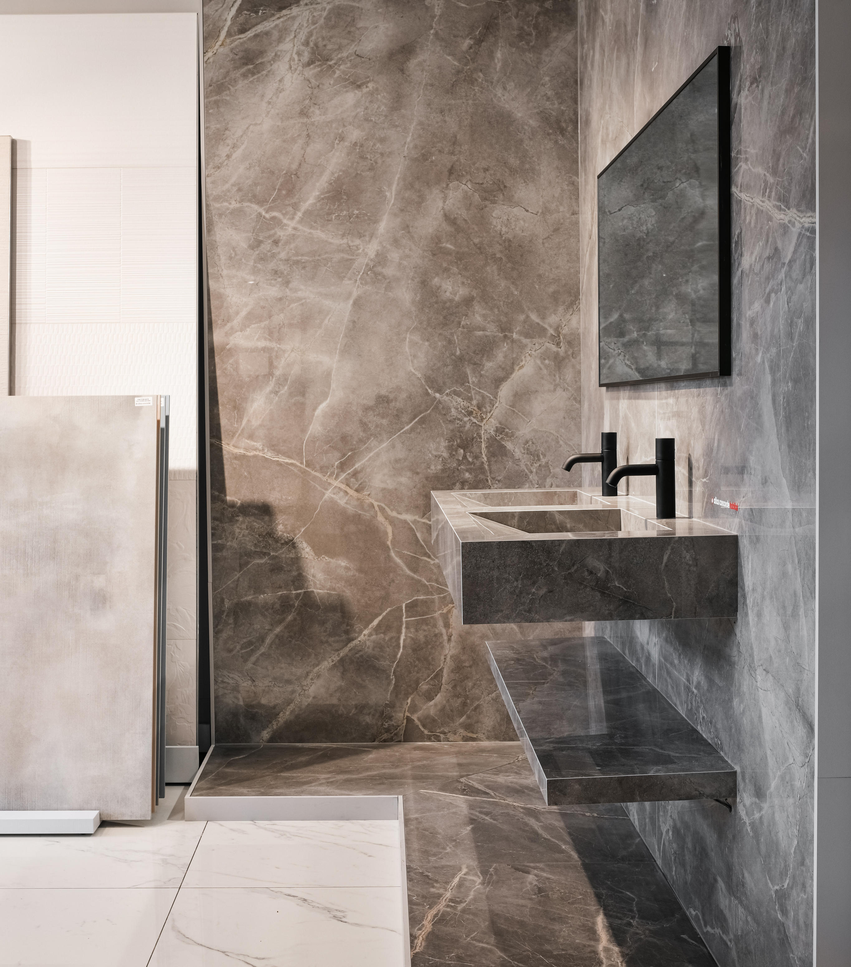 2023-07-28_16-41-56-photographe-architecture-interieur-showroom-atlas-concordre-www.studiolecarre.com