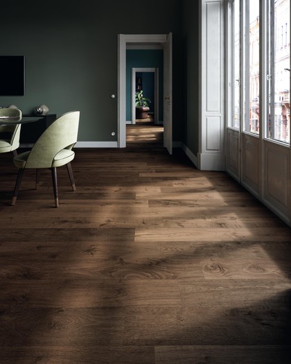 Heartwood Moka Keramogrinit S Imitaciej Duba Dlya Komnat Soveshanij Atlas Concorde
