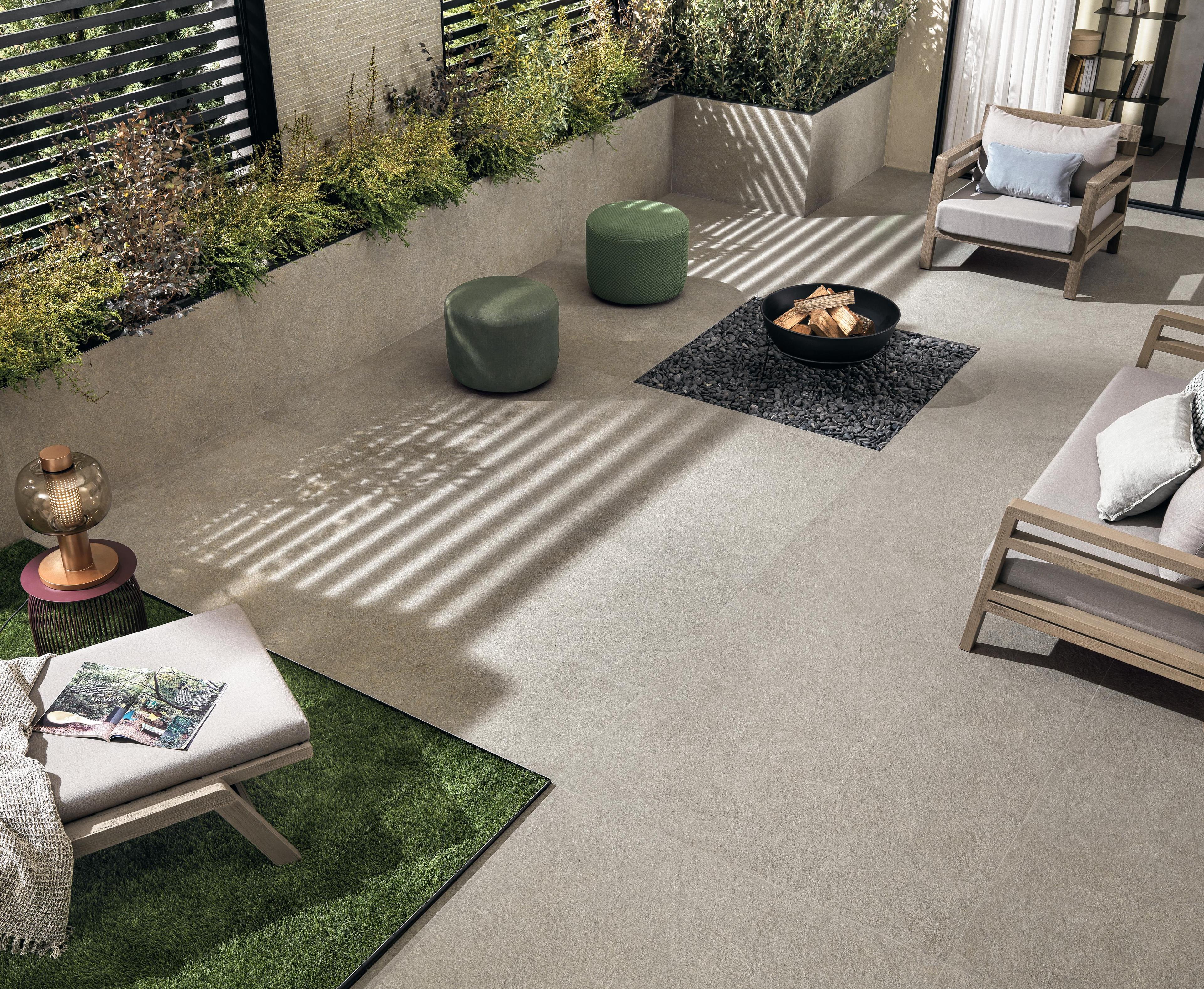 Large format outdoot tiles Stone effect Gray