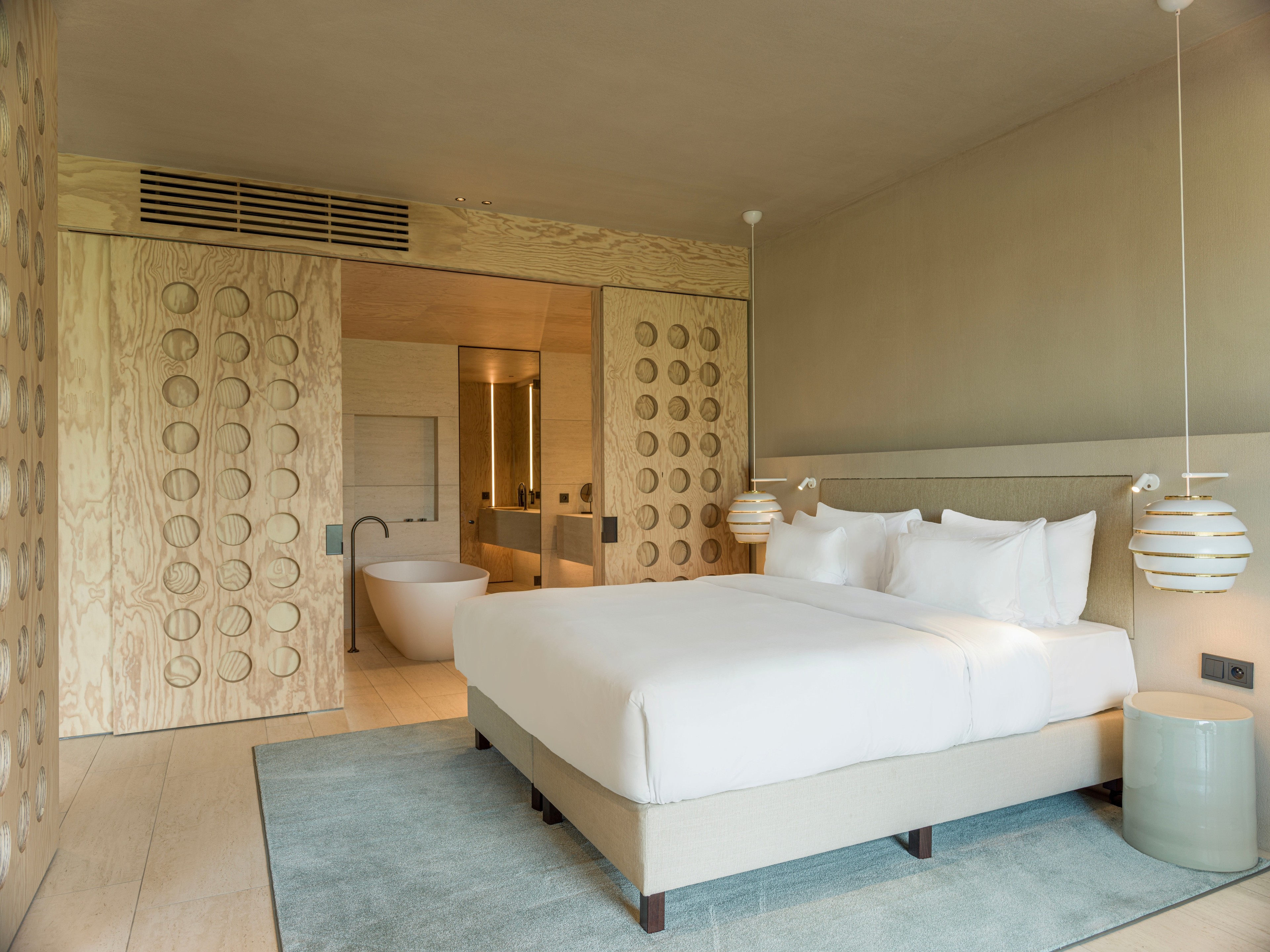 Radisson Collection The National Hotel, Brussels_guest room (1)