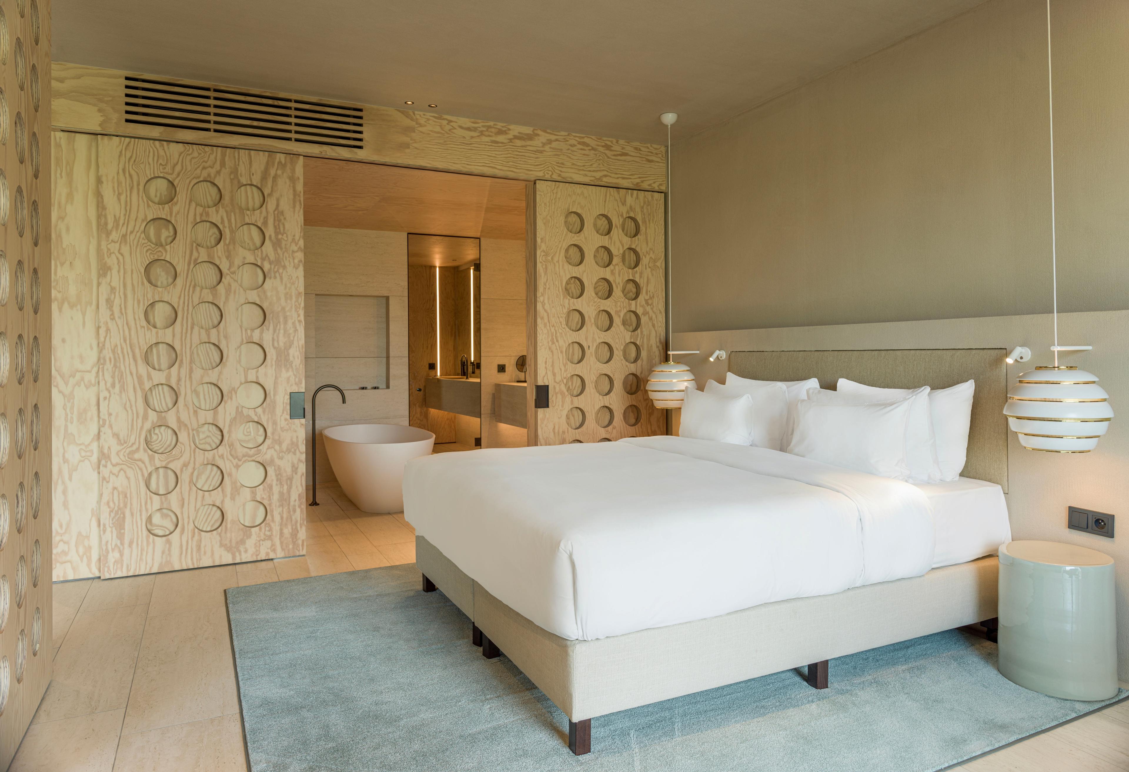 Radisson Collection The National Hotel, Brussels_guest room (1)